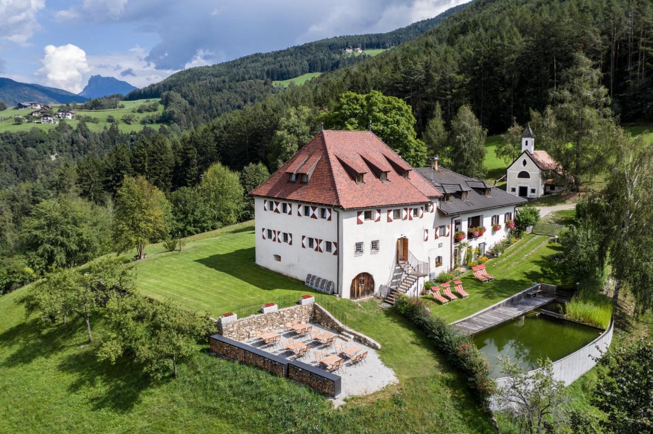 Ansitz Fonteklaus Hotel Laion Exterior photo